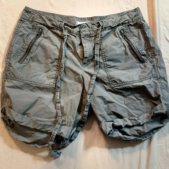Ann Taylor Loft Size 6 Army Green Cargo Shorts - Picture 1 of 13